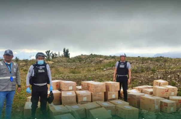 MÁS DE 1.7 TONELADAS DE EXPLOSIVOS ILEGALES FUERON DESTRUIDAS EN APURÍMAC POR LA PNP Y UDEX